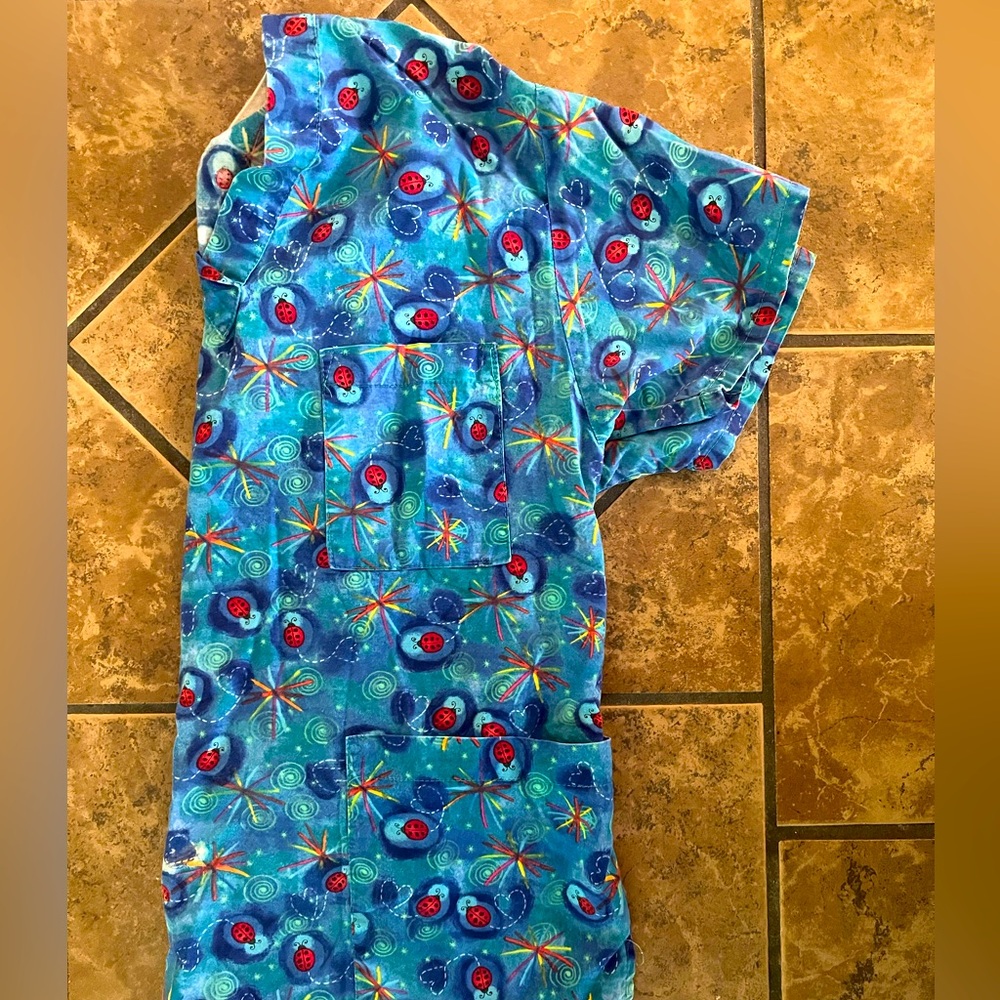 Scrub top
